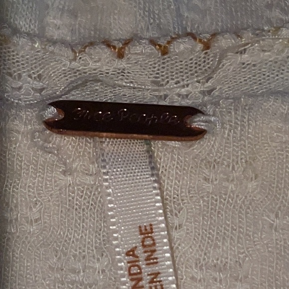 Free People Boho ivory smocked aplique top Sz L - Picture 7 of 8